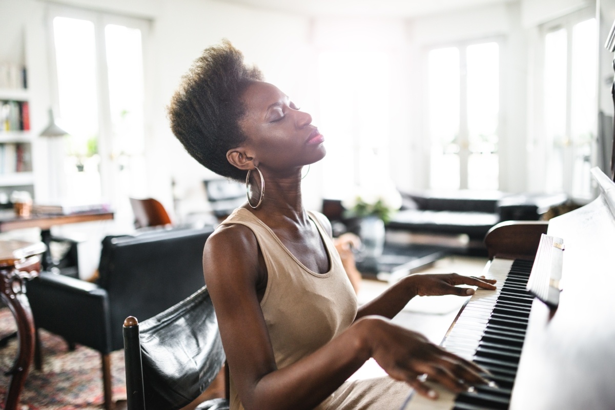 Up Your Game: 5 Unique Ways To Innovate Your Songwriting Style